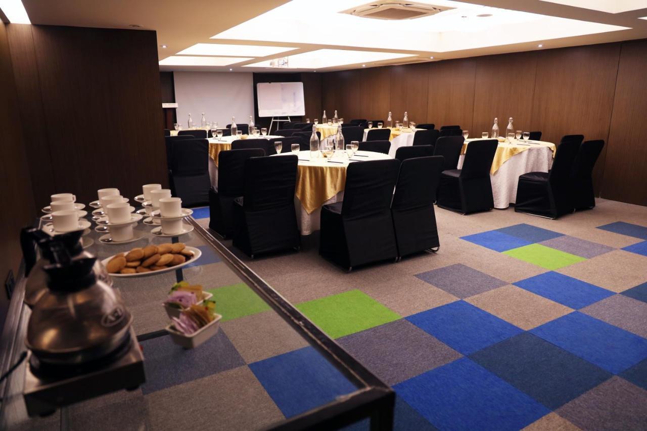 Royal Orchid Golden 4* Pune