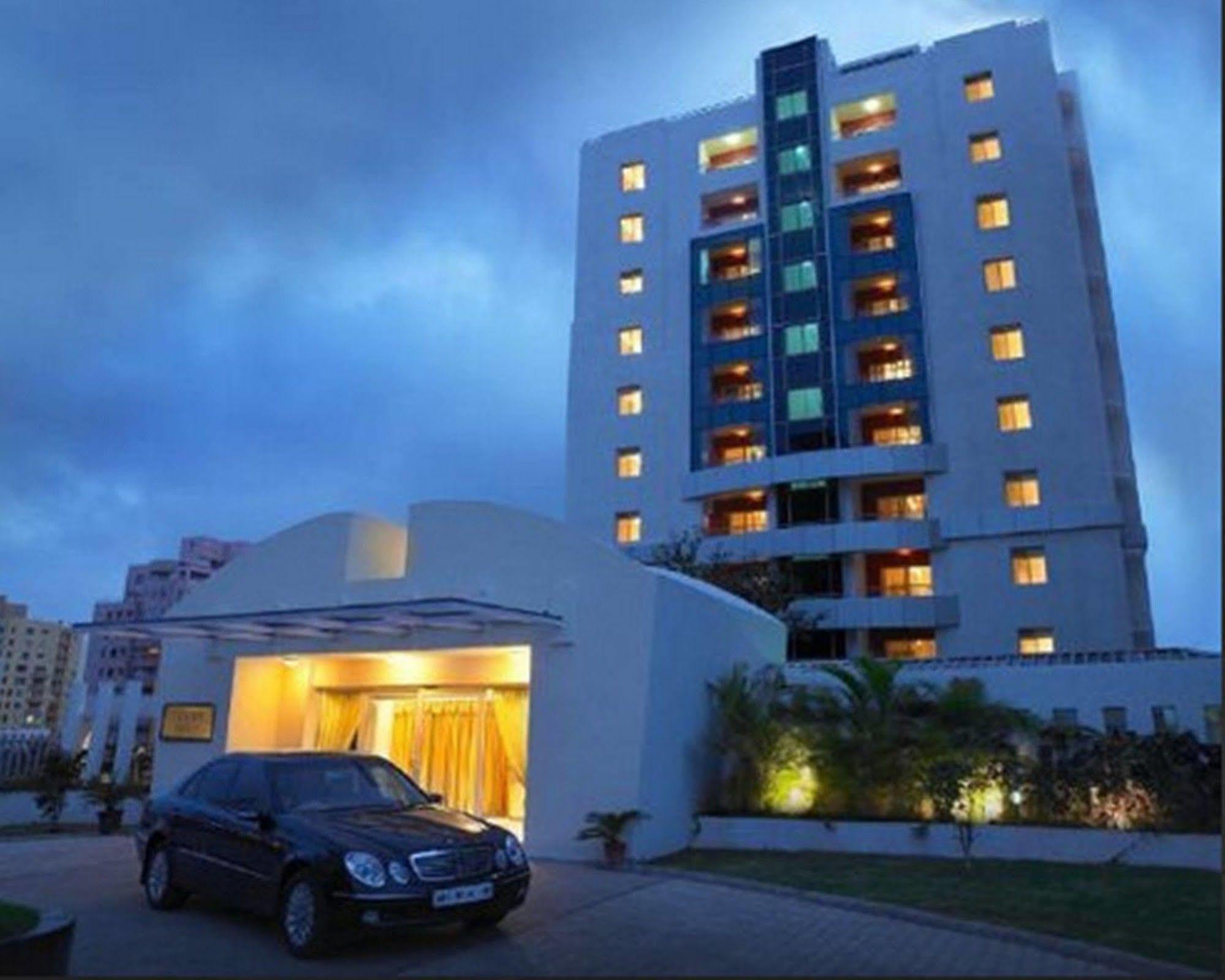 Royal Orchid Golden 4*
