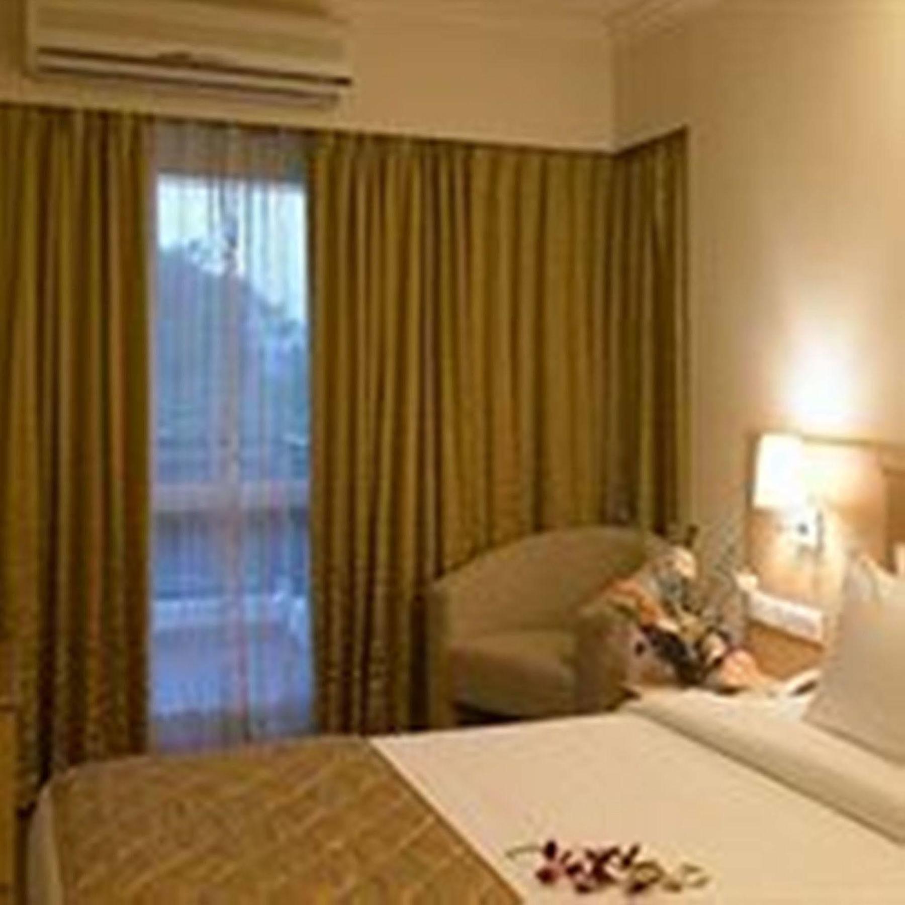 Royal Orchid Golden Pune