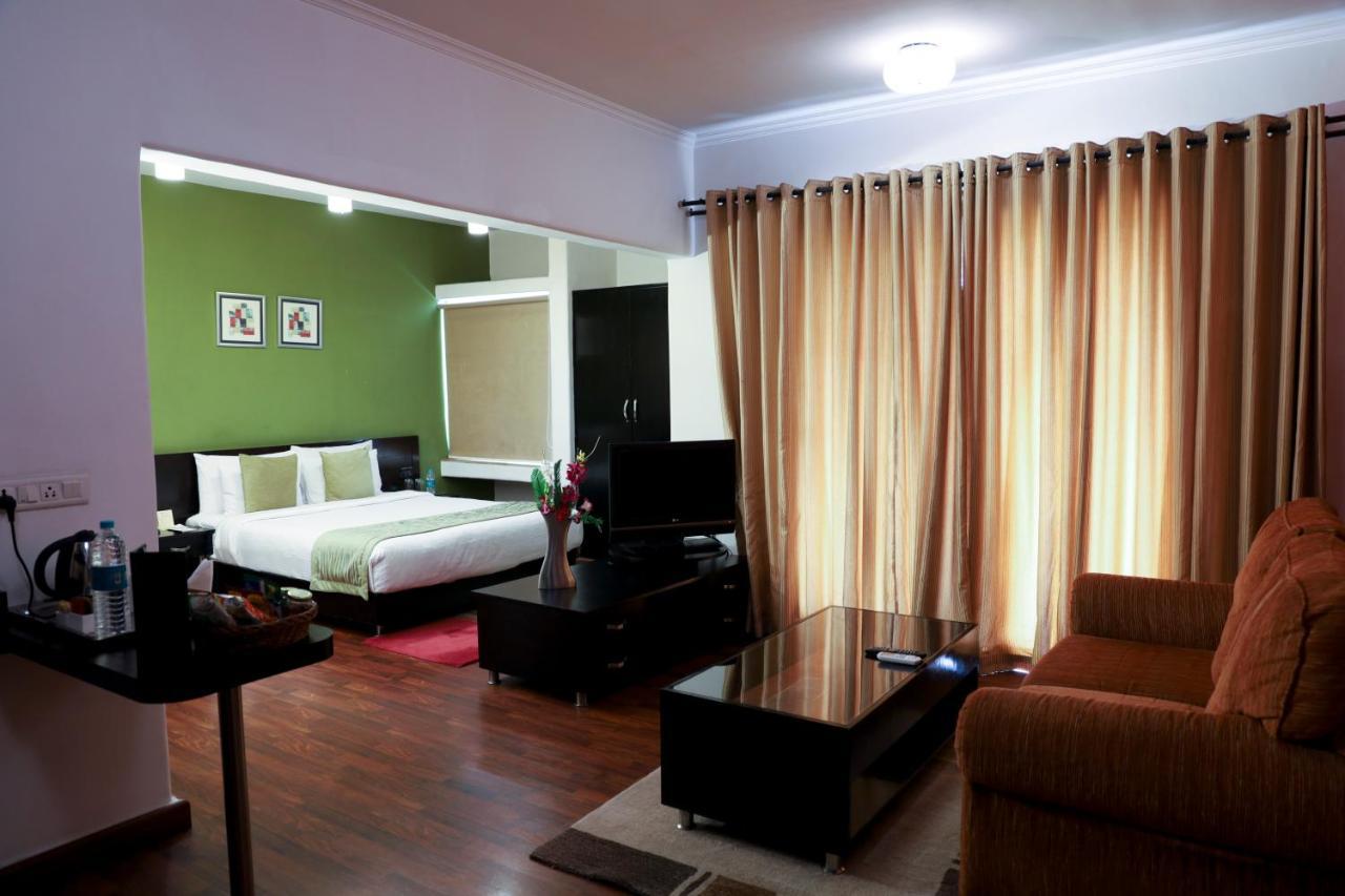 Royal Orchid Golden Hotel 4*